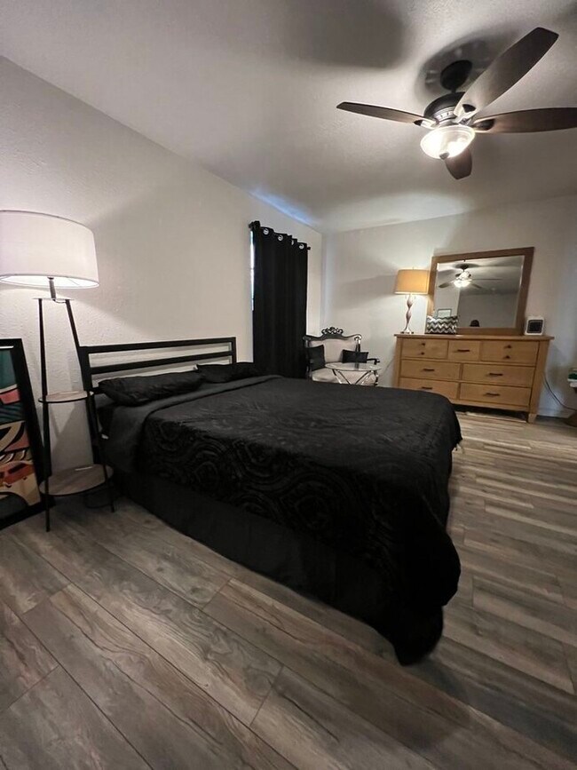 Building Photo - 9133 Emberglow Ln