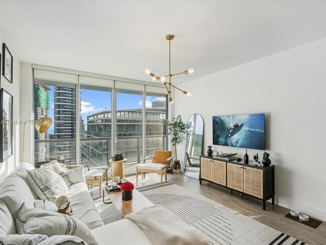 Building Photo - 1111 SW 1st Ave