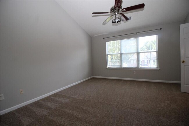 Building Photo - 948 Tree Creek Blvd