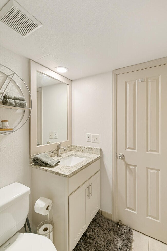 Building Photo - 6380 S Boston St