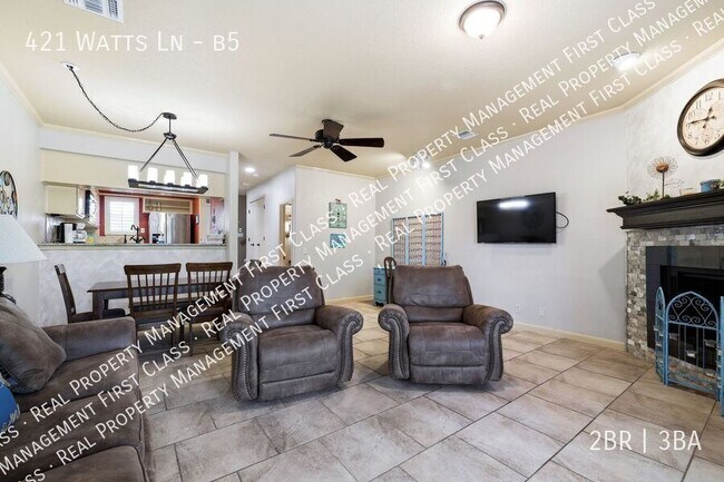 Building Photo - 421 Watts Ln