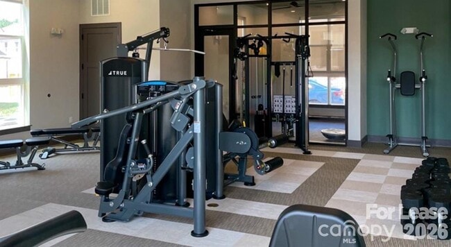 Building Photo - 17014 Fairmount Way