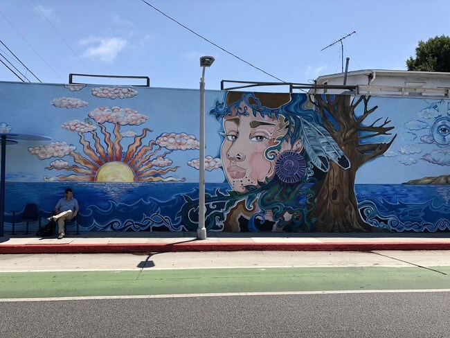 Ocean Park & Main - 2431 3rd St