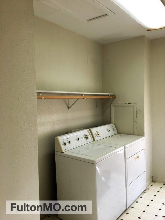 Building Photo - 301 West 5th Street Apartment A