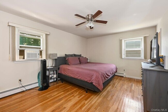 Building Photo - 568 Manville Rd