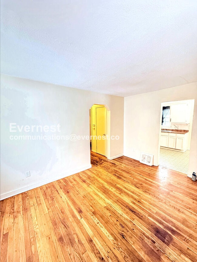 Building Photo - 19449 W Chicago