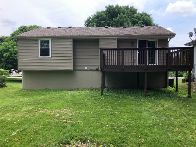 Building Photo - 11458 N Oak Trafficway