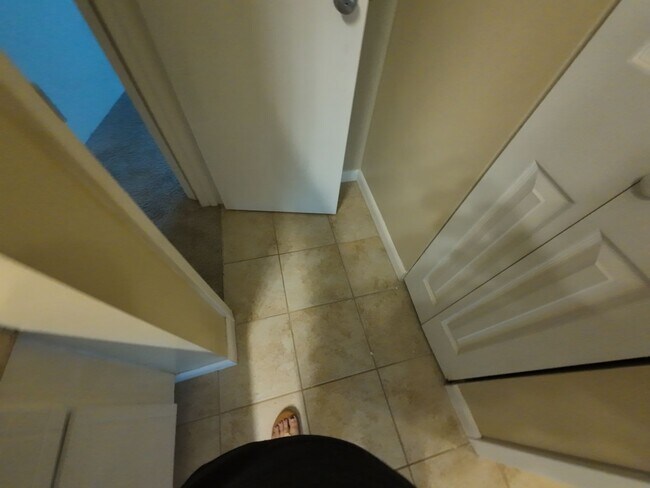 Building Photo - 1/1.5 Townhome in Springhill Place