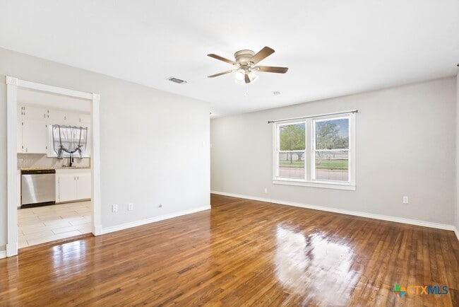 Building Photo - 704 Curtiss Ave