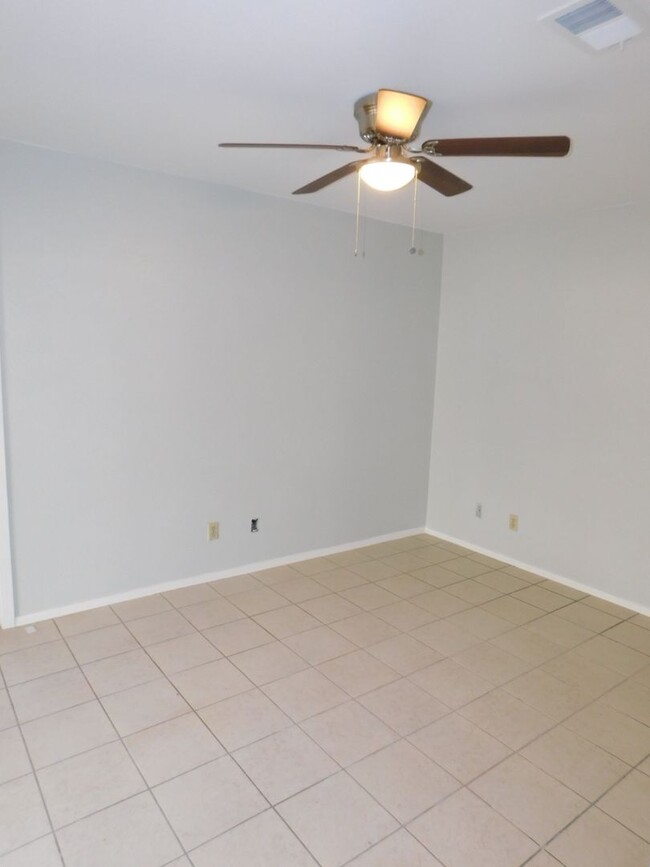 Building Photo - 2606GARR