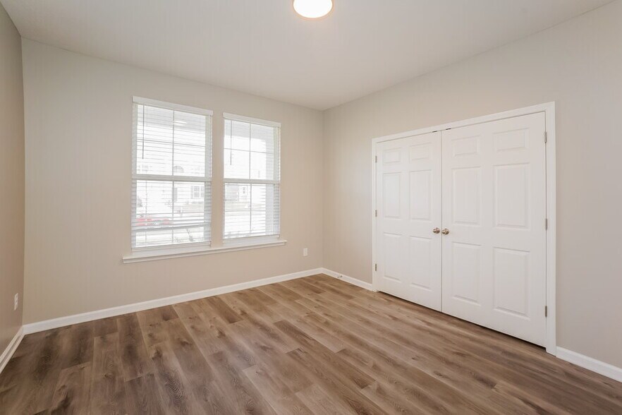 Building Photo - 1119 Barberry Dr