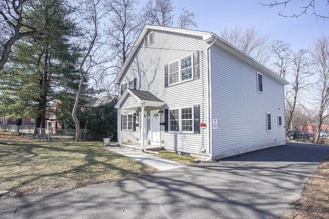 Building Photo - 18 Healey St