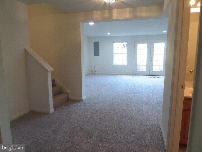Building Photo - 836 Linfield Terrace NE