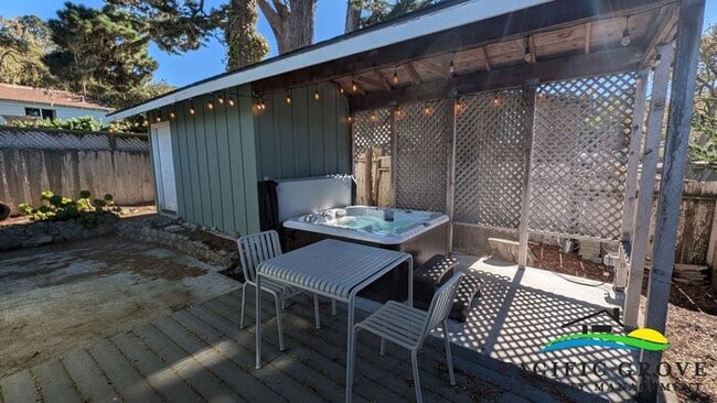 Building Photo - Bright and Cozy 3 Bedroom Home In Pacific Grove