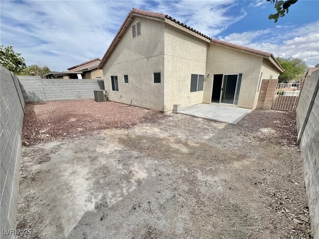 Building Photo - 6025 Draft Horse Dr