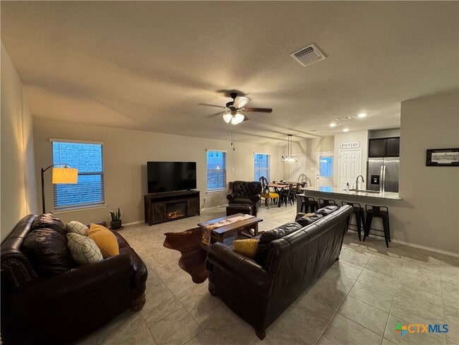 Building Photo - 2423 Elba Dr