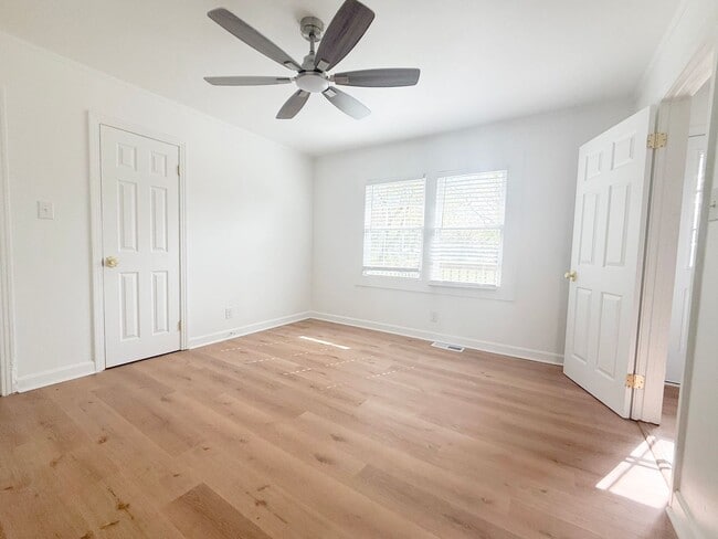 Building Photo - Pet-Friendly 3-Bedroom Home with Fenced Yard & Large Deck Near Downtown Livingston