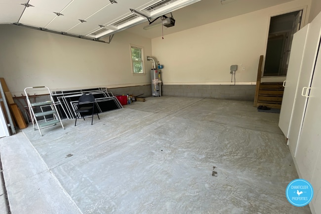 Building Photo - 8105 Last Oak Ct