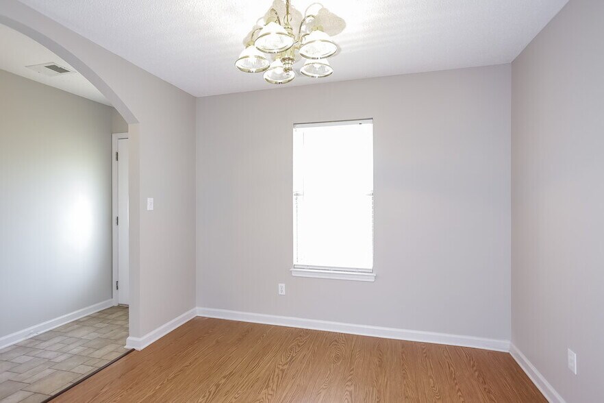 Building Photo - 6399 Sandbourne W