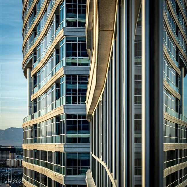 Building Photo - 4575 Dean Martin Dr
