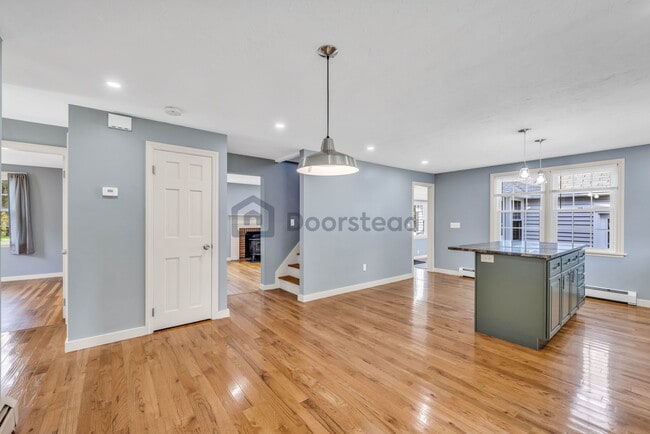 Building Photo - 62 Stoneleigh Rd
