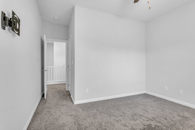 Building Photo - Great Southwest Home