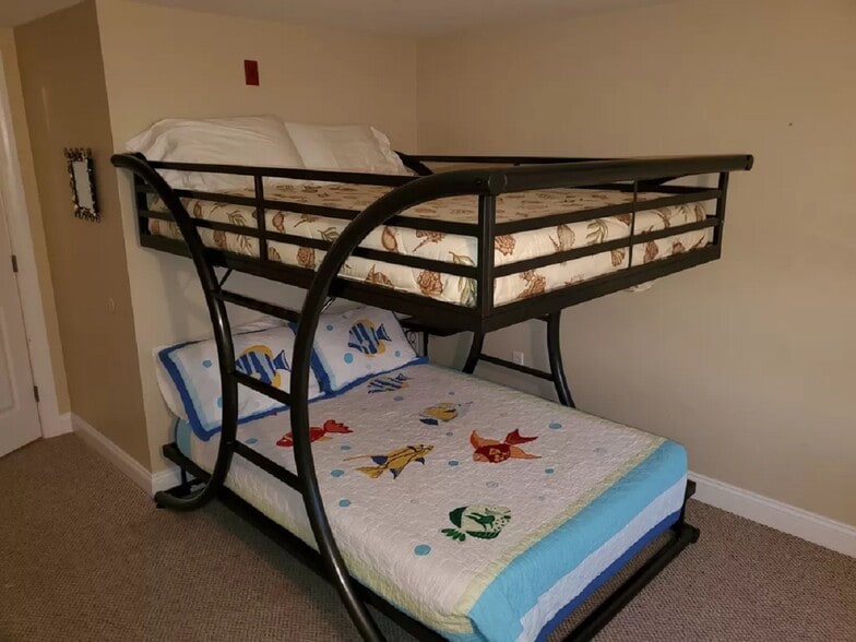 2nd bedroom - 1 E Grand Ave