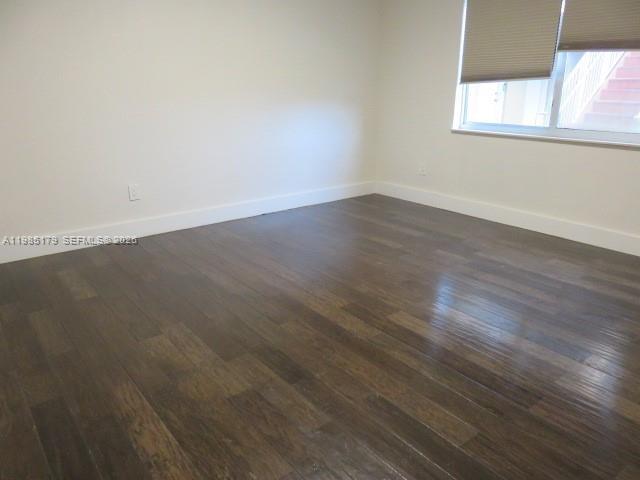 Building Photo - 9974 N Kendall Dr