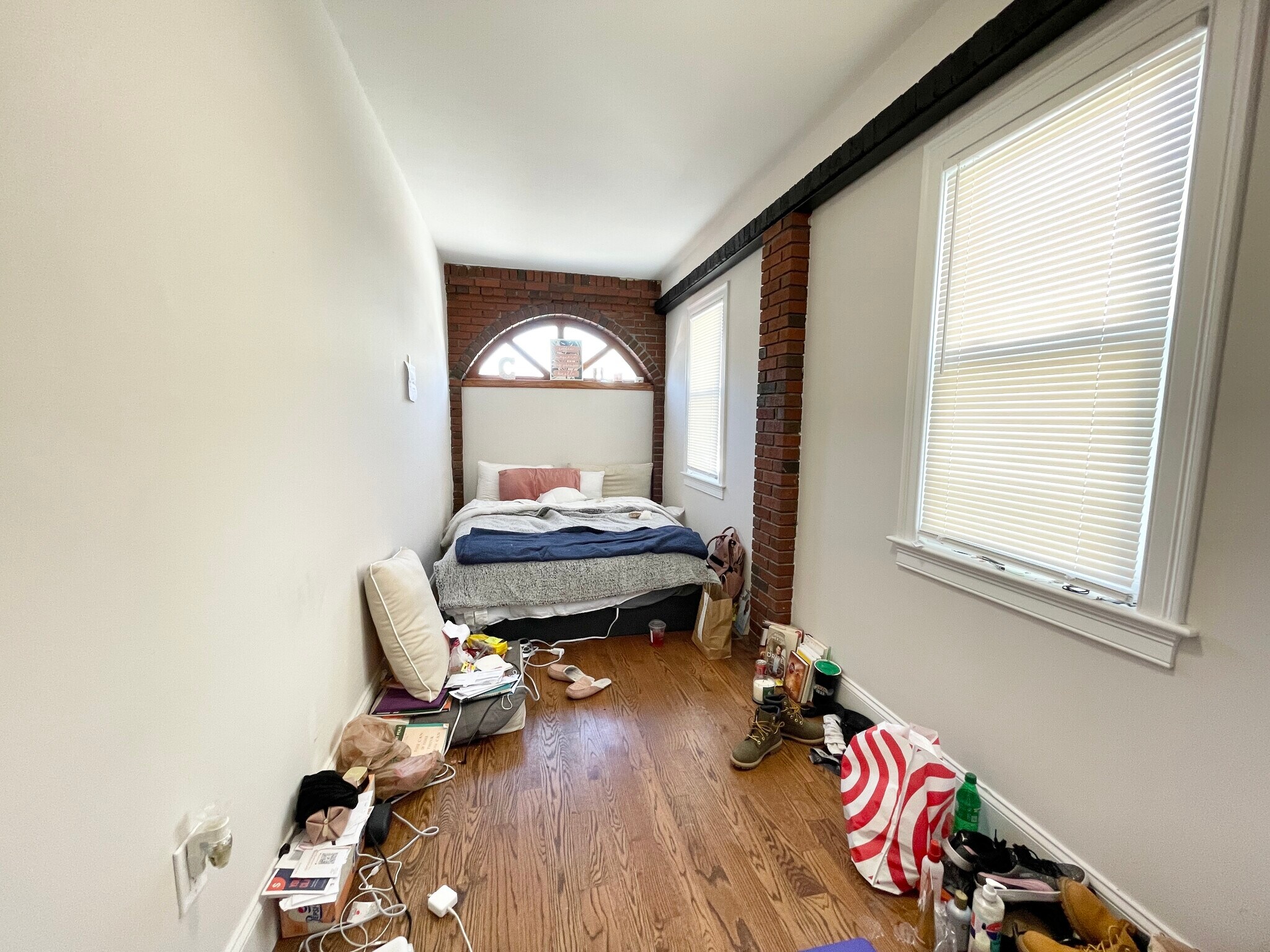 Building Photo - 33 Sumner St