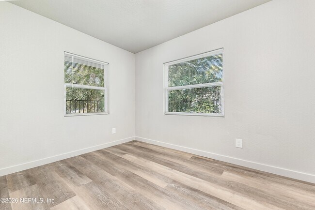 Building Photo - 231 E 16th St