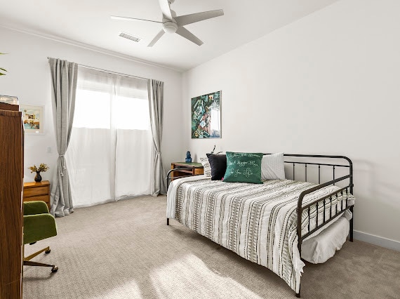 Guest bedroom 2 - 3345 Ambassador Dr