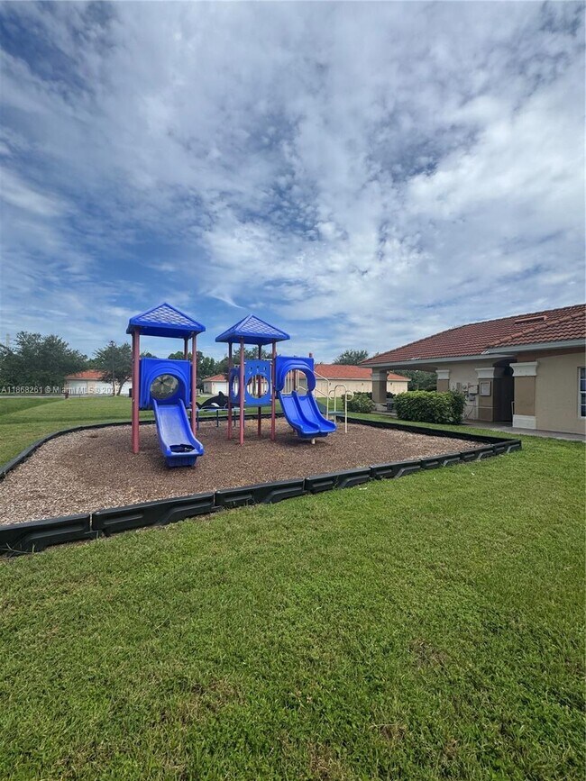 Building Photo - 4154 Castilla Circle