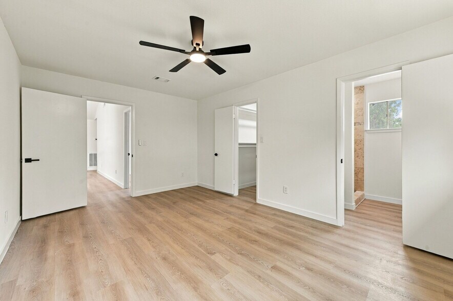 Primary bedroom - 8339 Carvel Ln