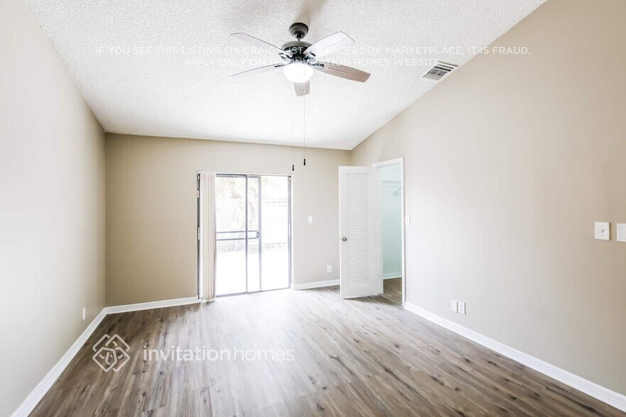 Building Photo - 9810 SW 57th St