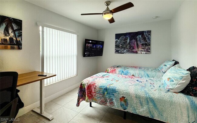 Building Photo - 131 S Bahama Ave