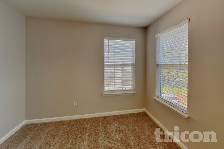 Building Photo - 2083 Prescott Way