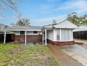 Building Photo - 4146 Rhodes Ave