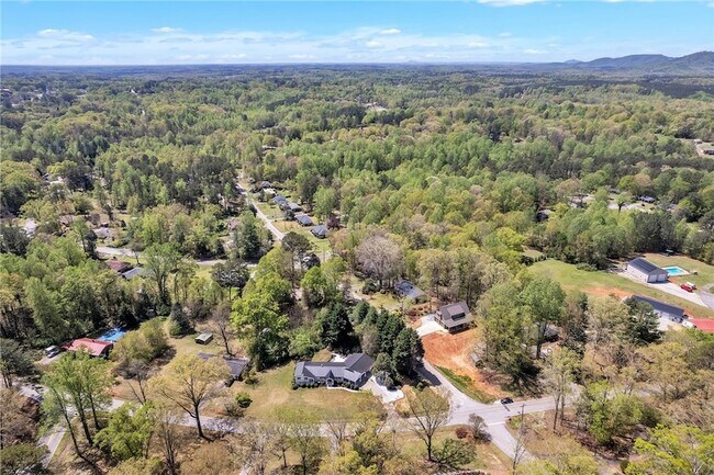 Building Photo - 405 Playground Rd