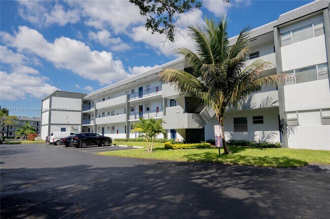 Building Photo - 8330 Sands Point Blvd