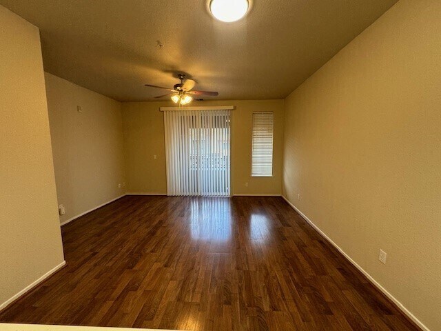 Building Photo - Charming 1 bedroom - 1 bathroom multi-level condominium in Sacramento