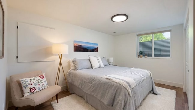 Building Photo - Beautiful South Bozeman home!