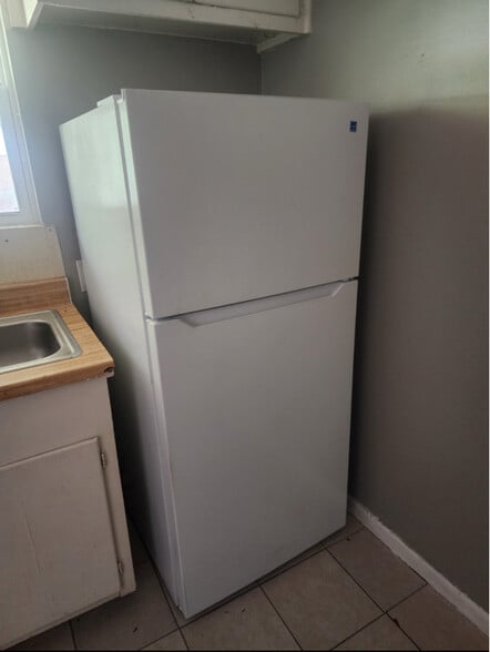 Building Photo - 301 E Arden Dr