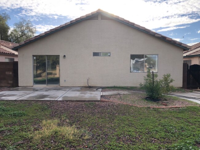 Building Photo - 8362 W Minnezona Ave