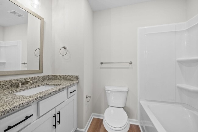 Building Photo - Close to downtown Clarksville & APSU! 2 Bed/2.5 Bath townhouse!