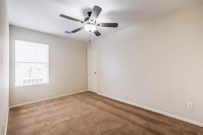 Building Photo - 15527 Fir Woods Ln