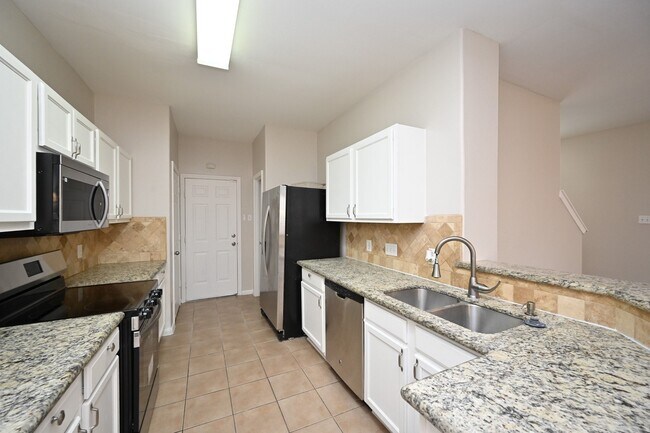 Building Photo - 6127 Yorkglen Manor Ln