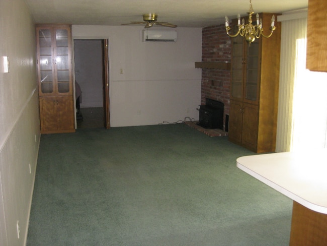 Building Photo - 953 V St