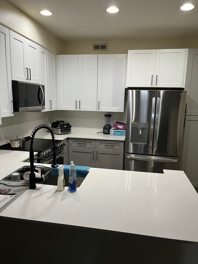 Building Photo - 1645 Cherry Hills Ln