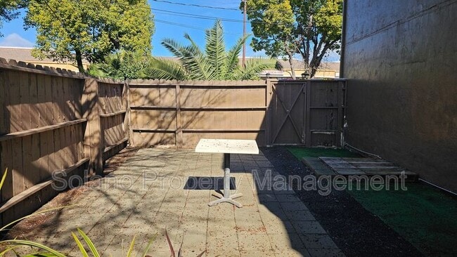 Building Photo - 1712 Arthur Ct