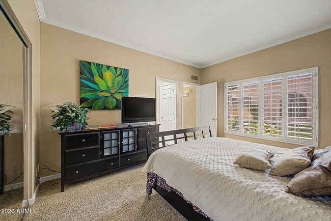 Building Photo - 4106 E Sunnyside Dr